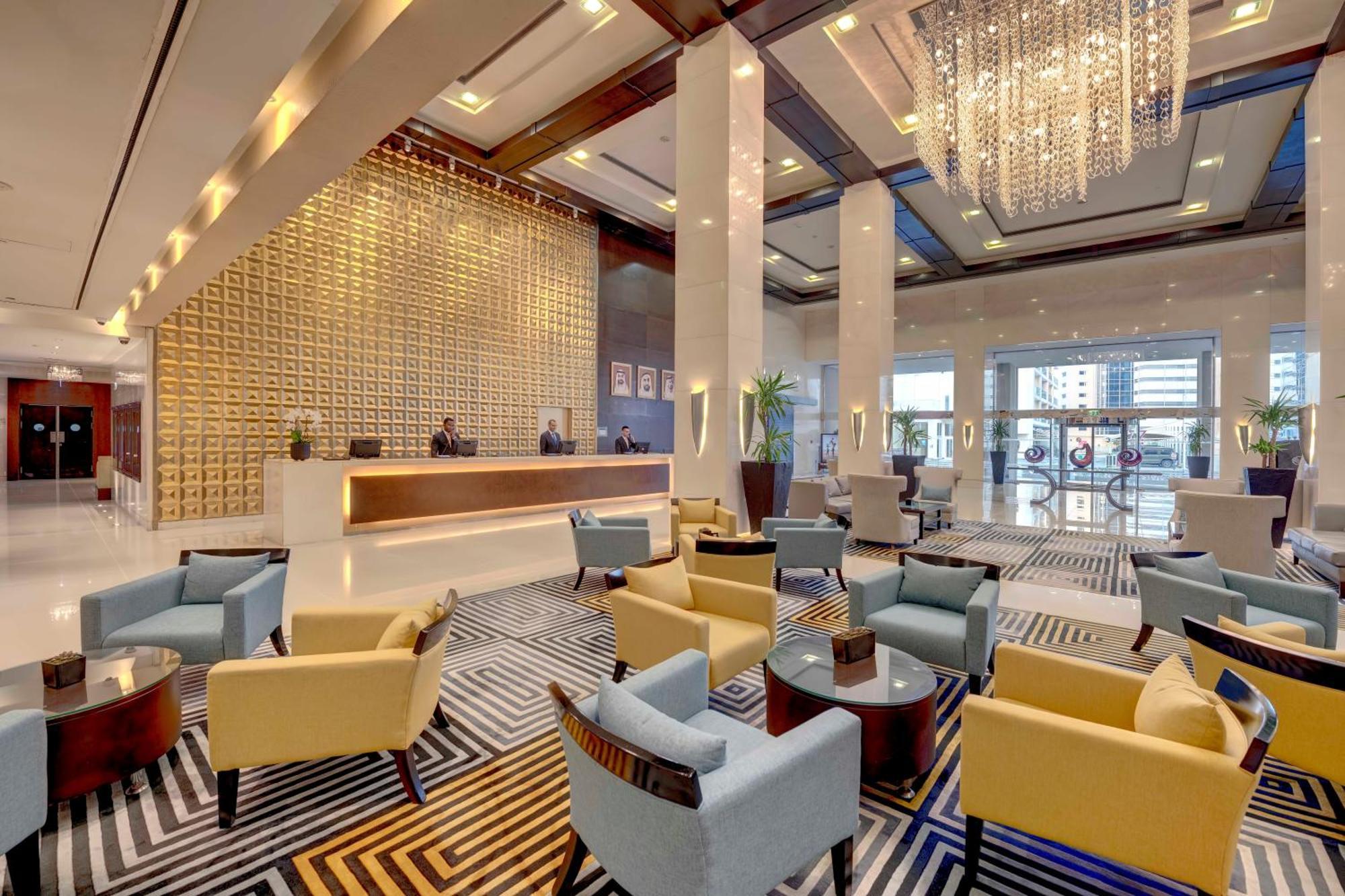 Hotel Media Rotana Dubái Exterior foto Lobby